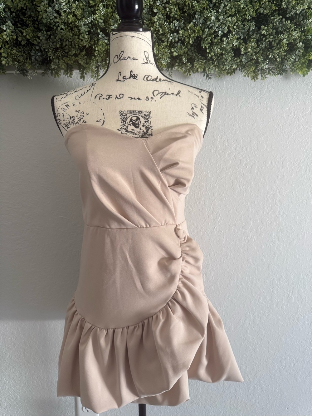 DO+BE Strapless Ruffled Mini Dress in Blush